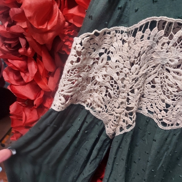 Umgee Women's Size Large  Gypsy Style Shirt with Lace Detail - Picture 6 of 6